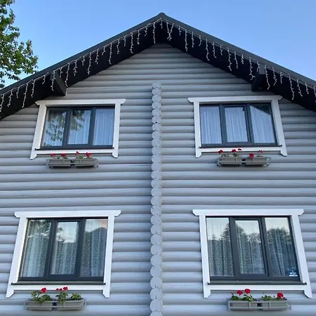 Vip рокита Apartment *