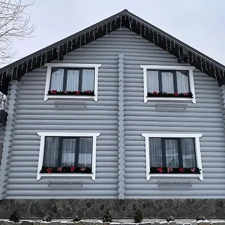 Vip рокита Apartment *